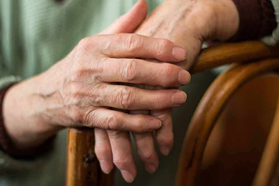 https://www.mayoclinichealthsystem.org/-/media/national-files/images/hometown-health/2017/elderly-hands.jpg?sc_lang=en