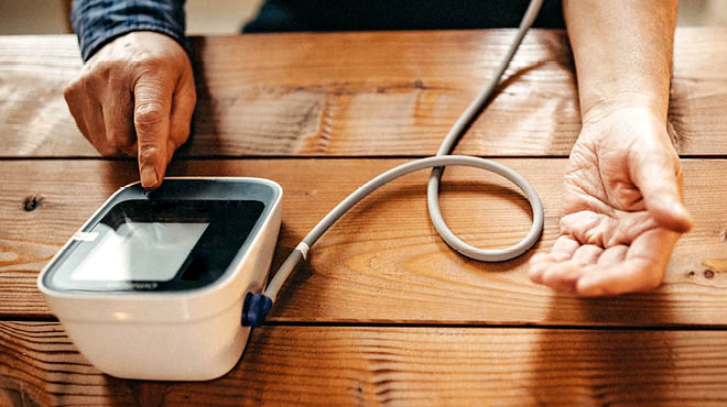 Using home blood pressure machine